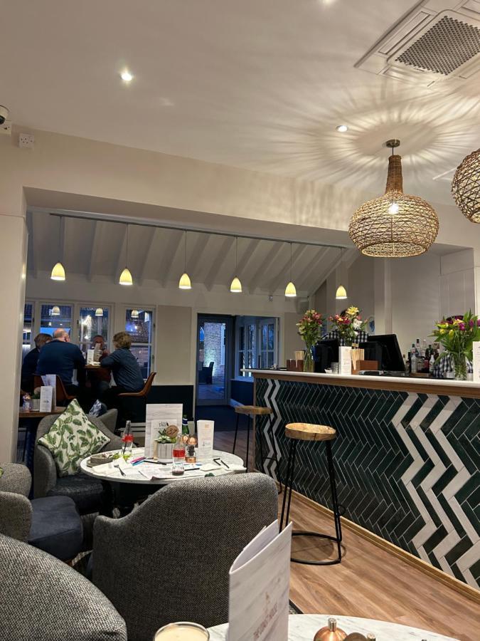 Bertie-By-The-Sea At Hoburne Naish Hotel Highcliffe Exterior photo