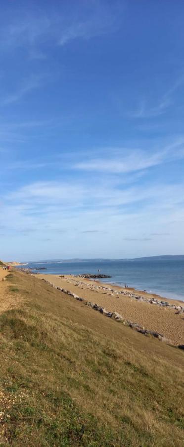 Bertie-By-The-Sea At Hoburne Naish Hotel Highcliffe Exterior photo